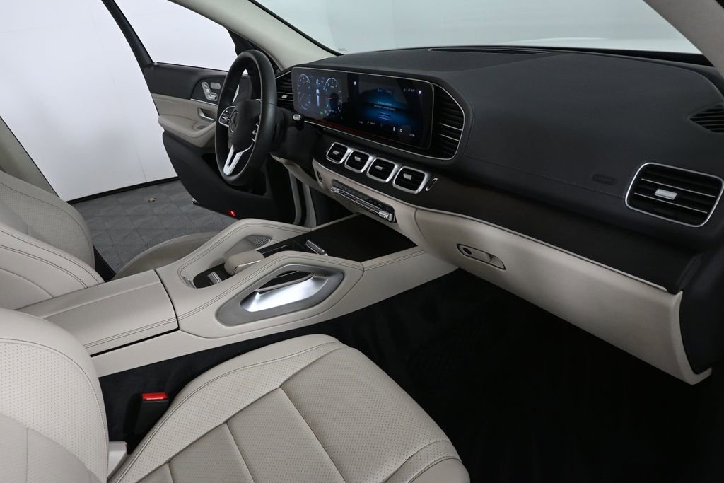 Used 2020 Mercedes-Benz GLS 450 4MATIC image 24