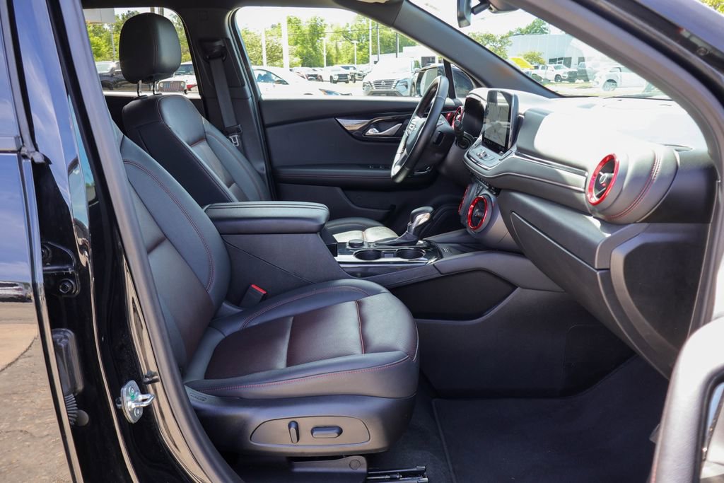 Used 2025 Chevrolet Blazer RS FWD image 8