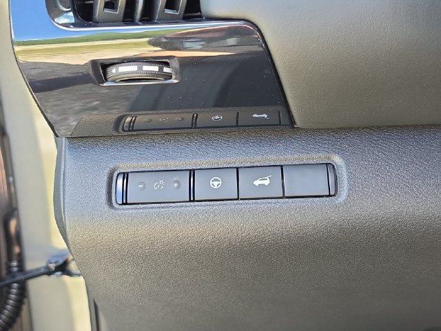 New 2026 Nissan Pathfinder SV FWD image 29