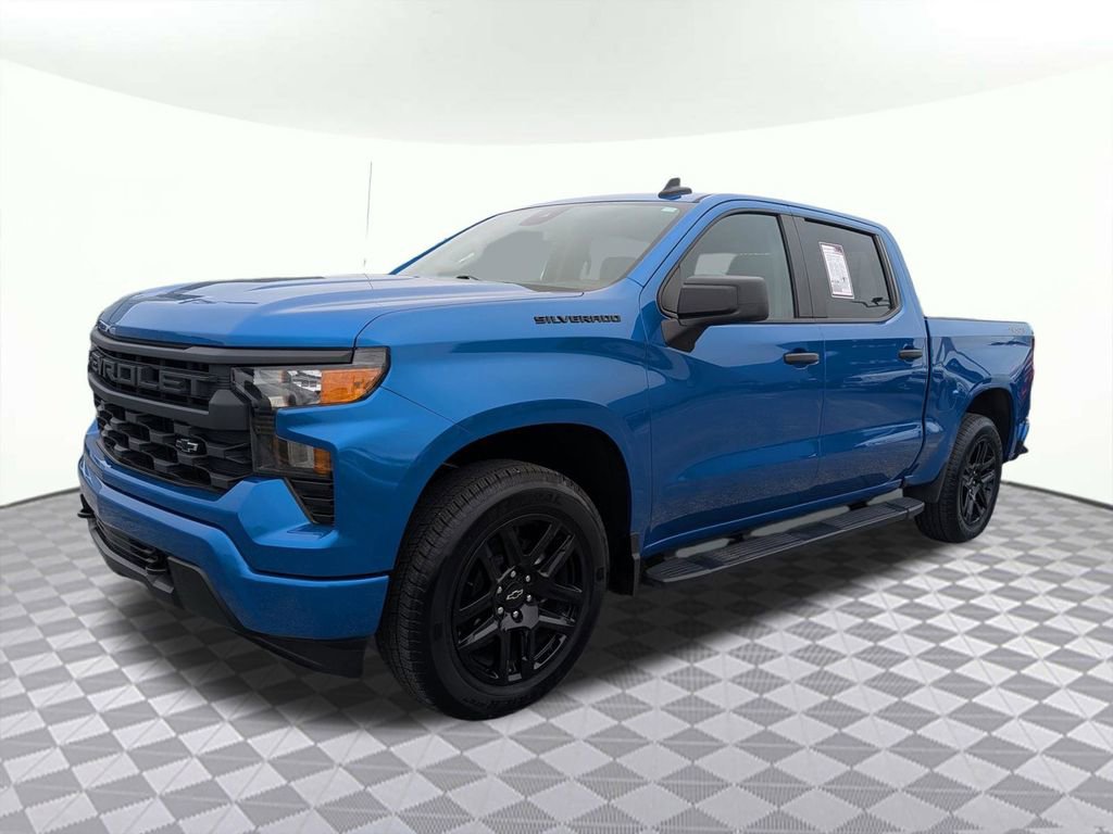 Used 2024 Chevrolet Silverado 1500 Custom w/ Dark Appearance Package AWD/4WD image 7
