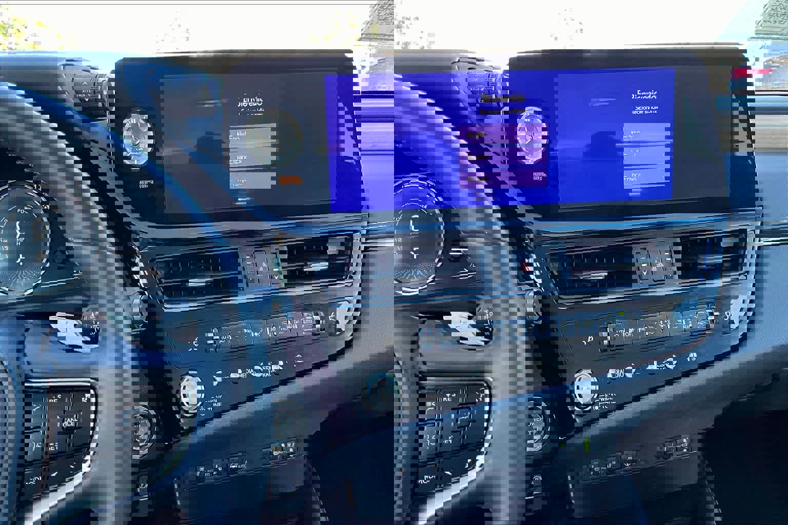 Used 2023 Lexus ES 300h w/ Premium Package image 6