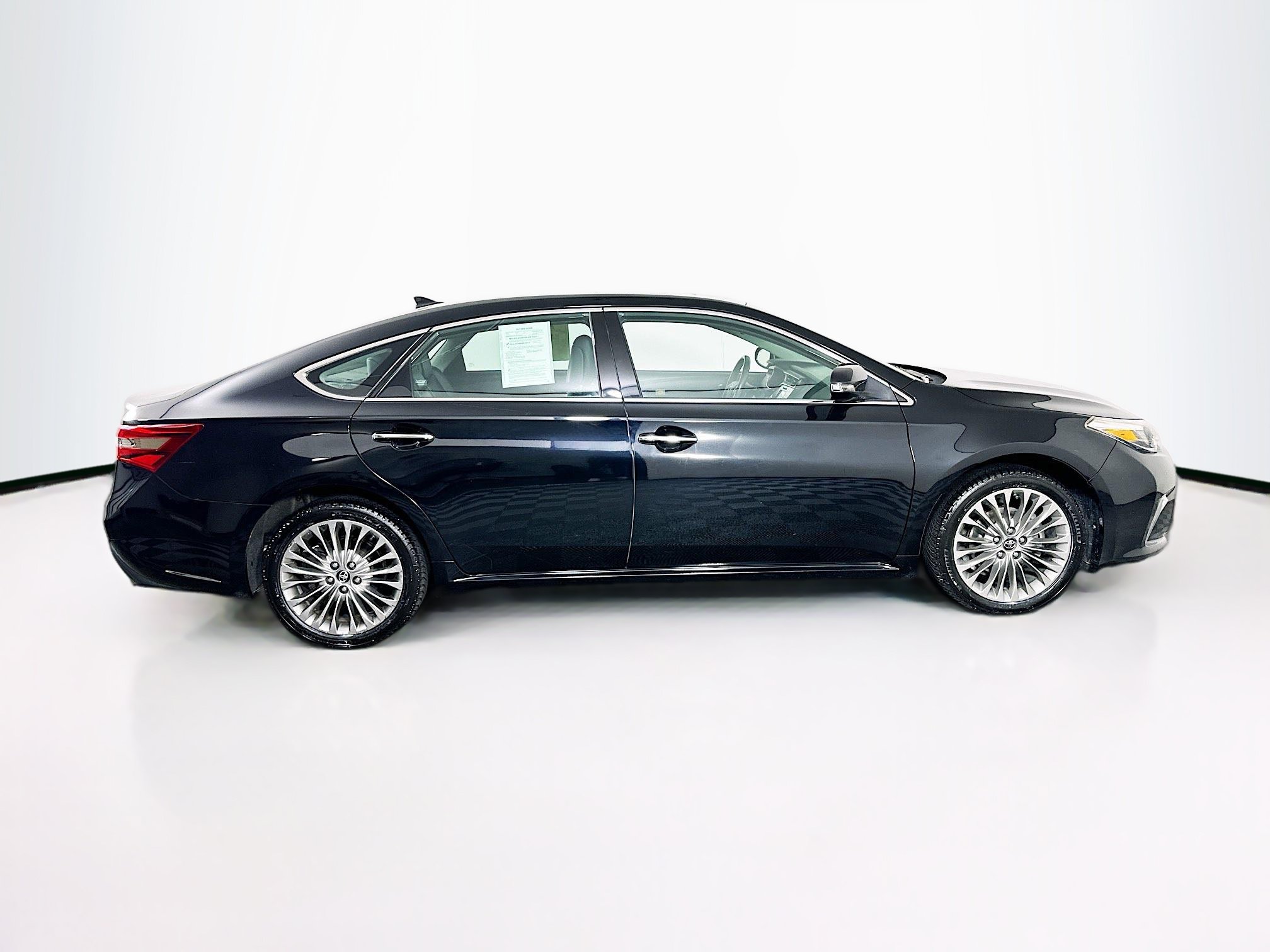 Used 2017 Toyota Avalon Limited w/ Carpet Mat Package FWD image 10