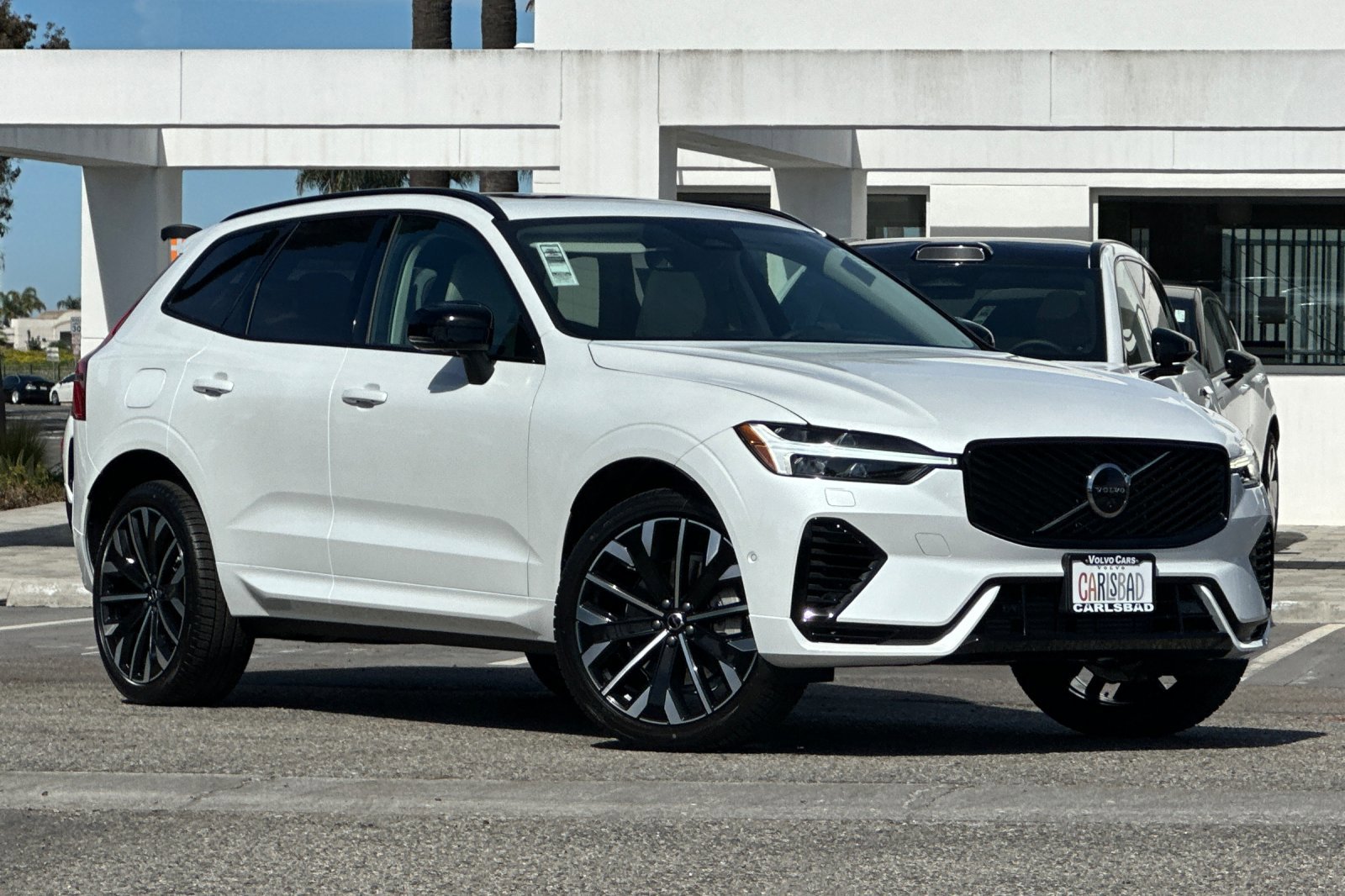 New 2026 Volvo XC60 T8 Ultra w/ Climate Package AWD/4WD image 2