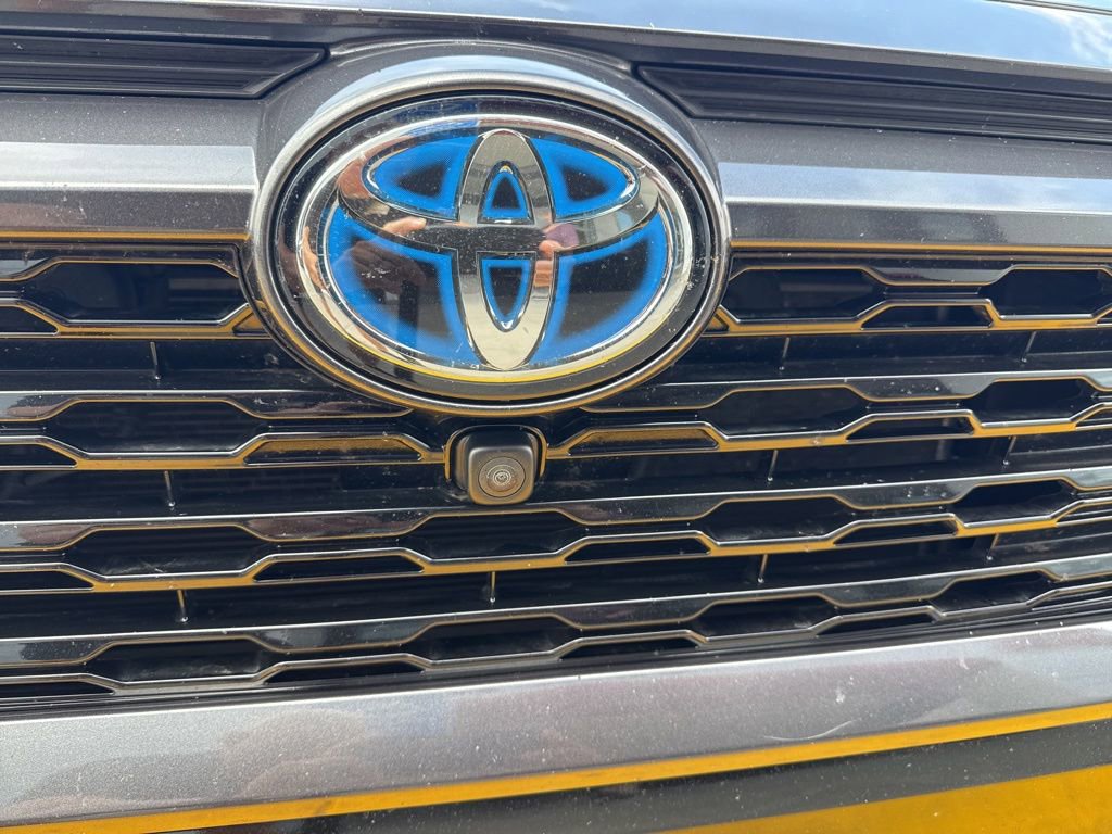 Used 2022 Toyota RAV4 XSE AWD/4WD image 3