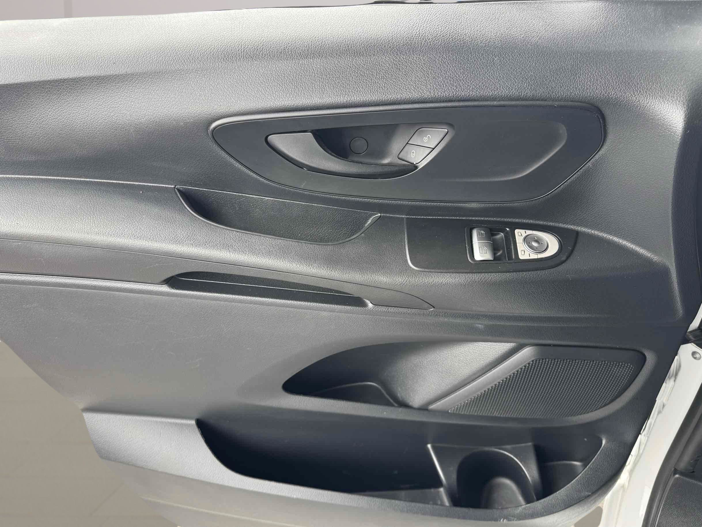 Used 2022 Mercedes-Benz Metris image 8