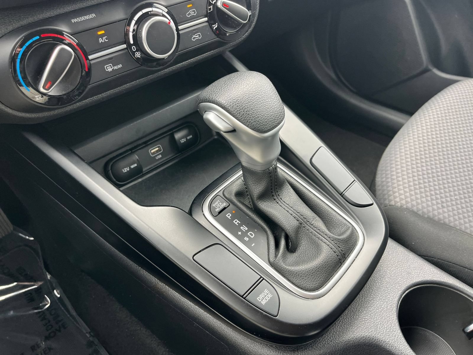 Used 2025 Kia Soul LX w/ LX Technology Package FWD image 38