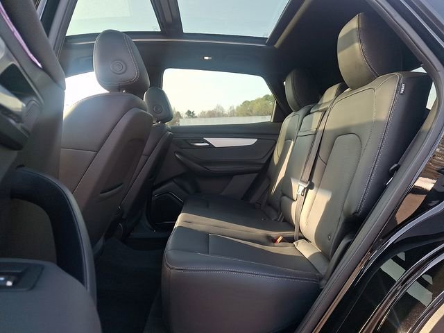 Used 2023 VinFast VF 8 Plus image 12