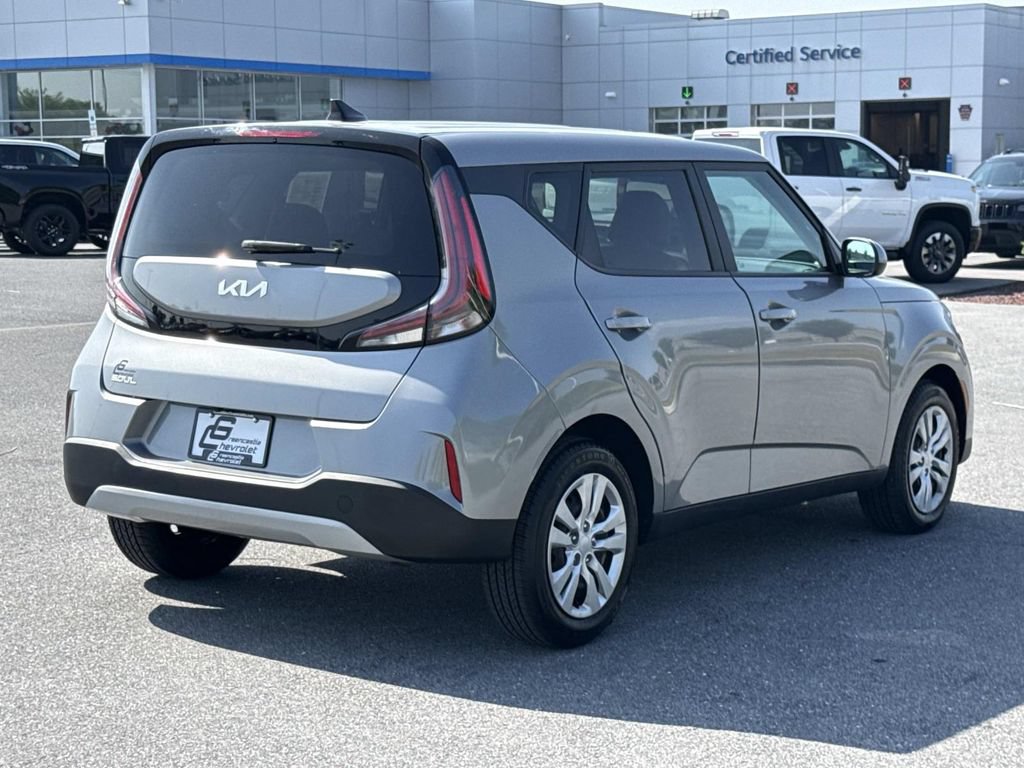 Used 2023 Kia Soul LX FWD image 25
