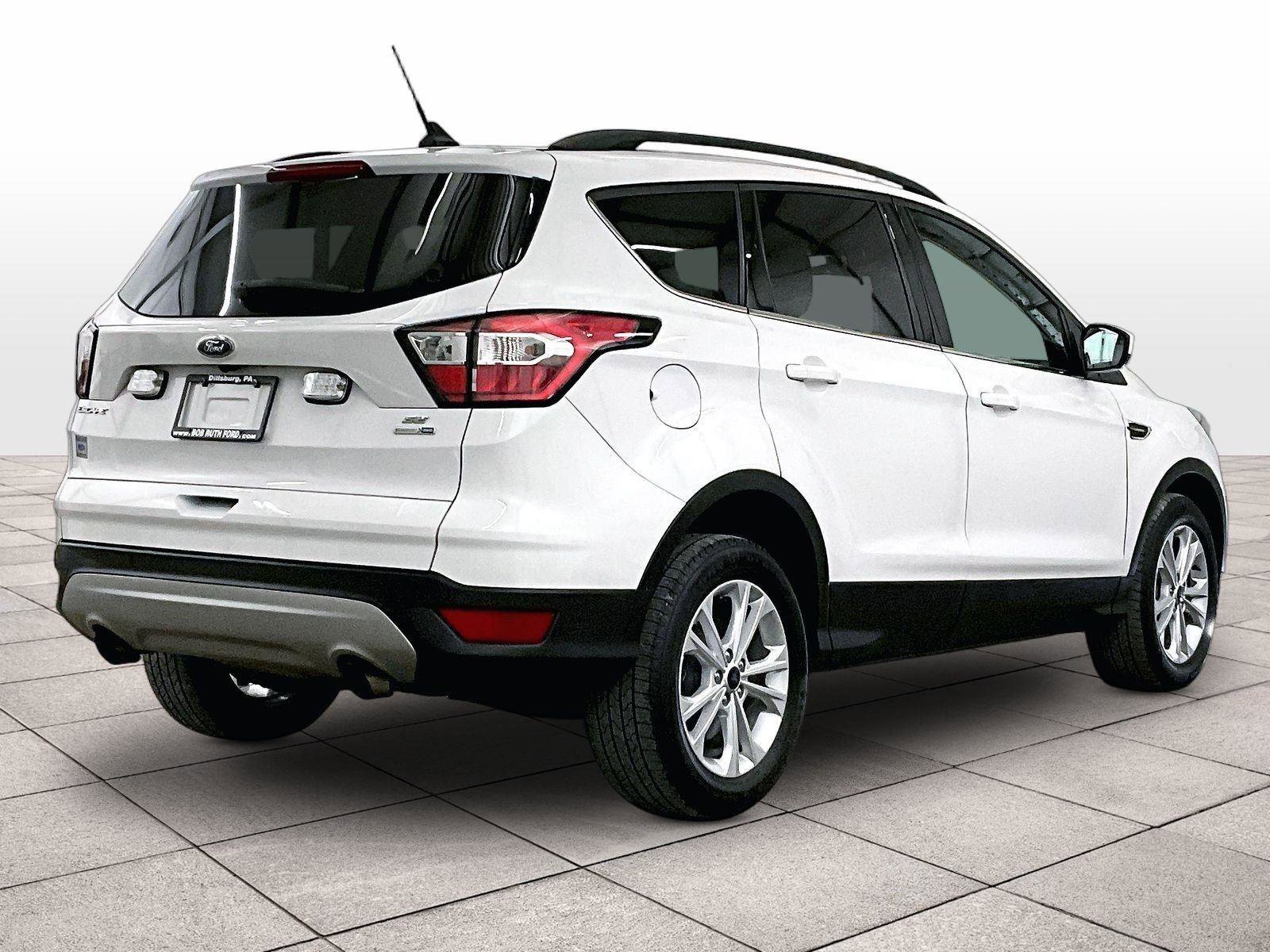 Used 2018 Ford Escape SE w/ Ford Safe & Smart Package image 11