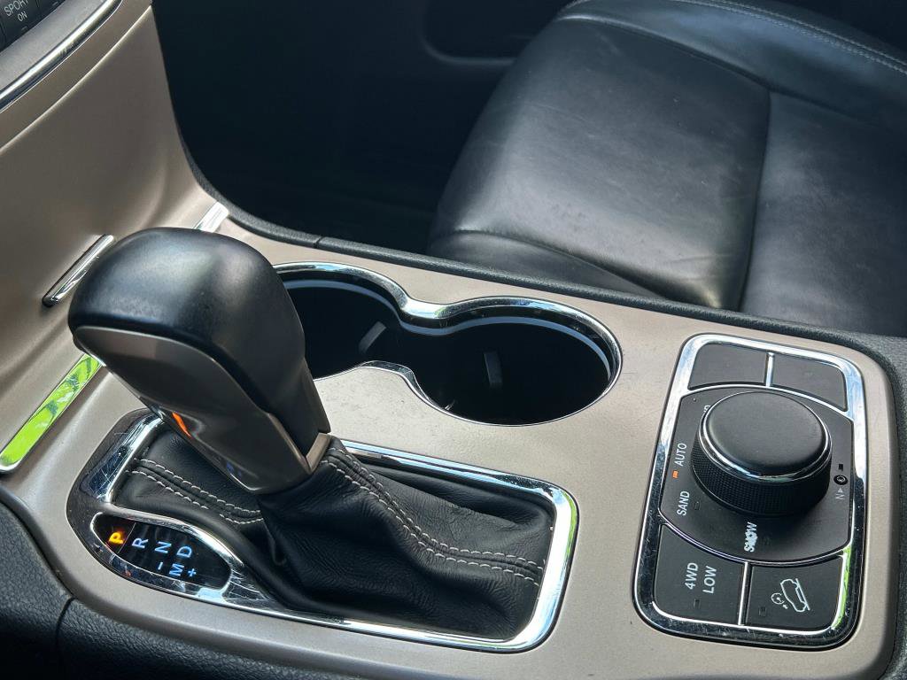 Used 2017 Jeep Grand Cherokee Limited image 33