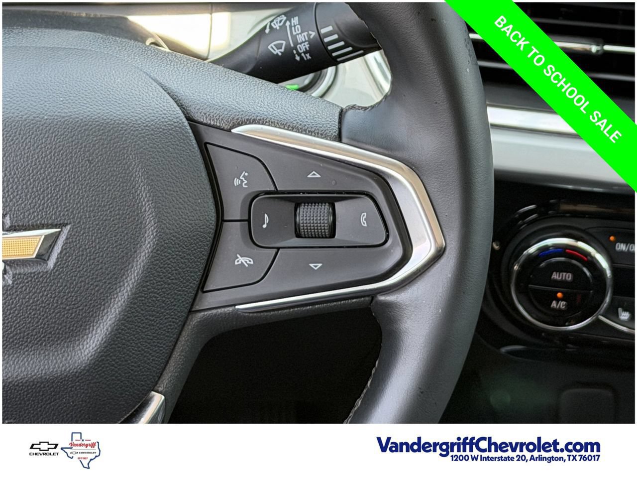 Used 2025 Chevrolet Trax LT w/ LT Convenience Package FWD image 14