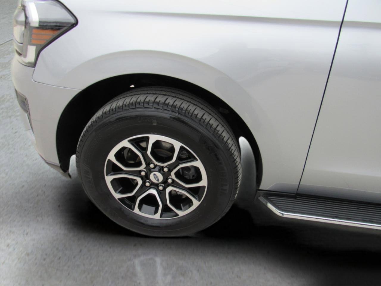 Used 2023 Ford Expedition XLT image 46