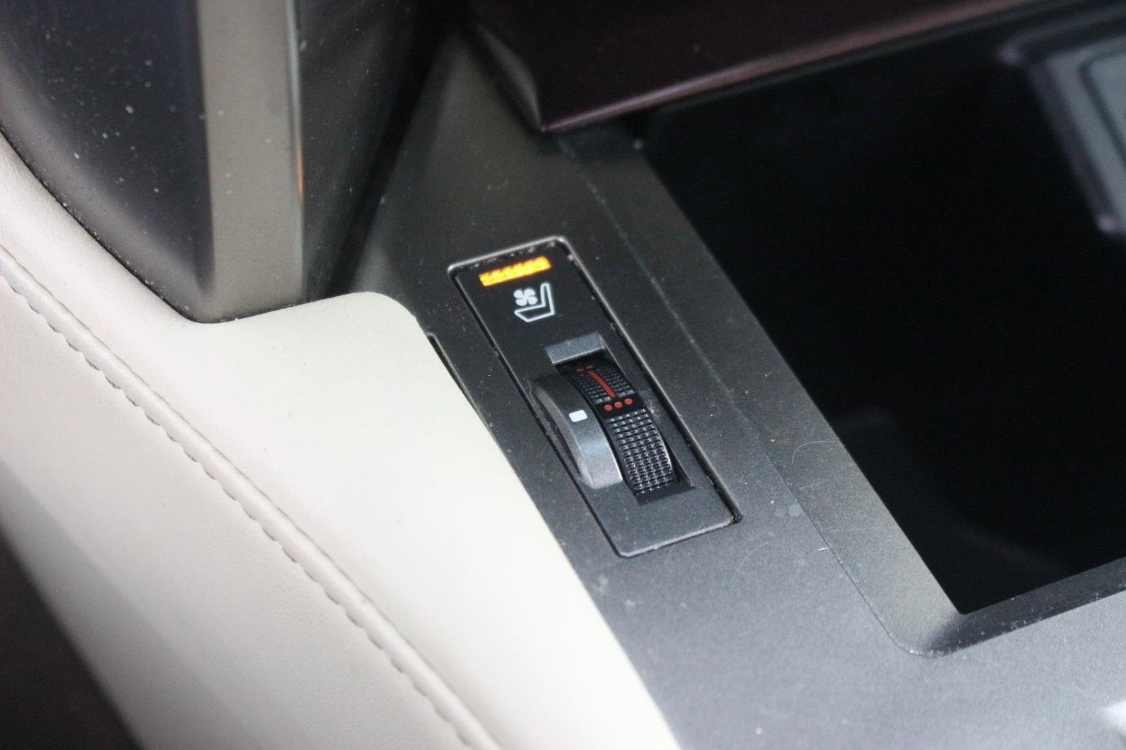 Used 2016 Lexus GX 460 image 33