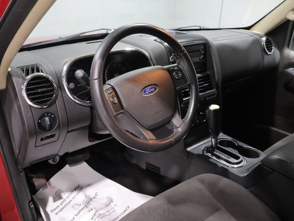 Used 2010 Ford Explorer XLT AWD/4WD image 19