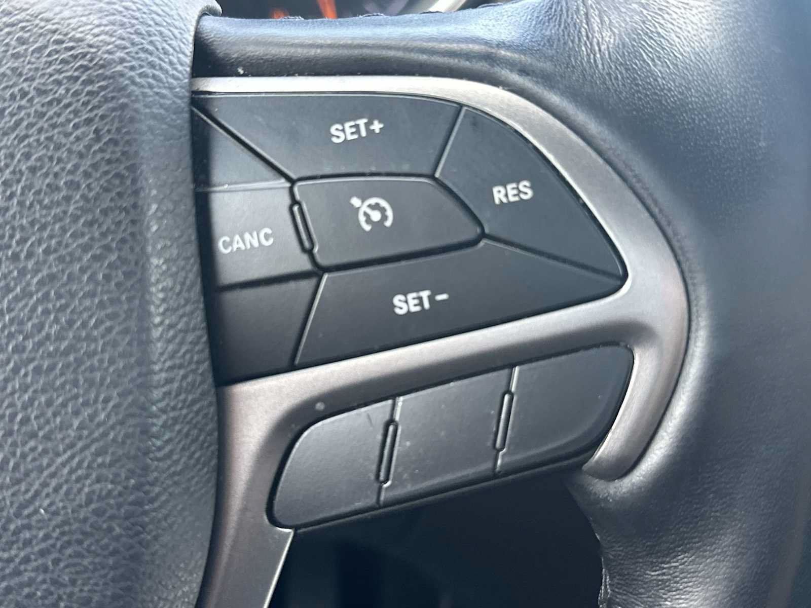 Used 2022 Jeep Grand Cherokee Laredo E w/ Security & Convenience Group AWD/4WD image 27