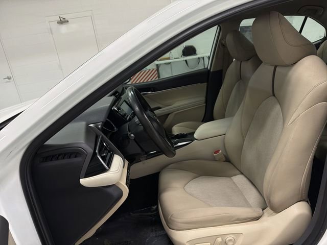 Used 2019 Toyota Camry LE image 19