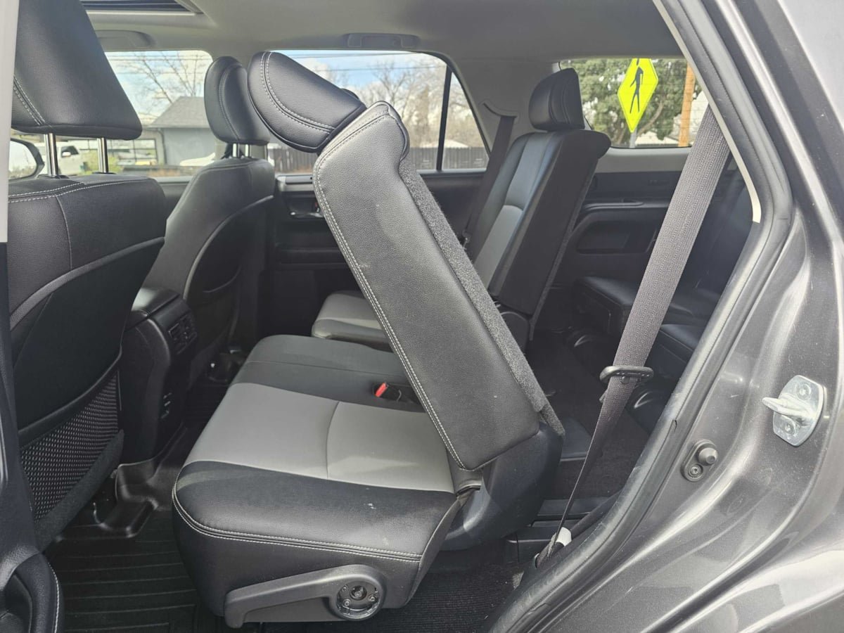 Used 2016 Toyota 4Runner SR5 Premium RWD image 29
