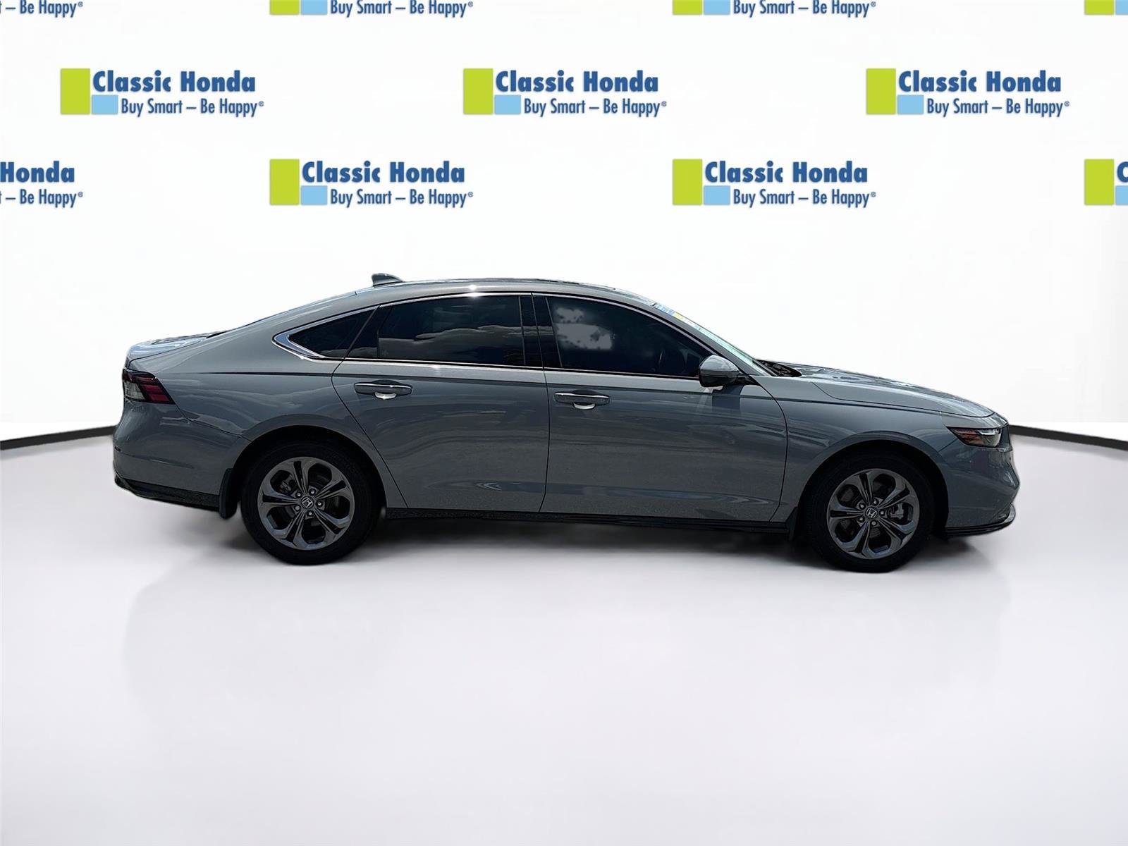 Used 2023 Honda Accord EX-L image 9