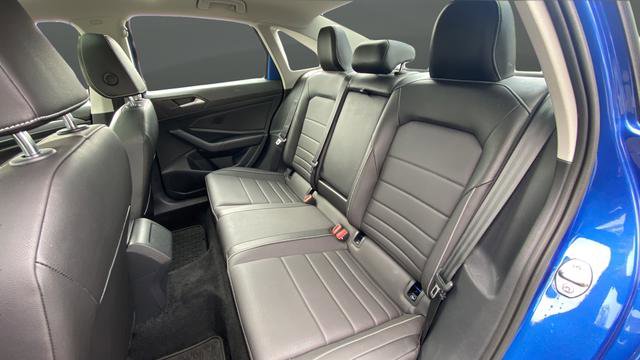 Used 2023 Volkswagen Jetta SE w/ Panoramic Sunroof Package FWD image 23