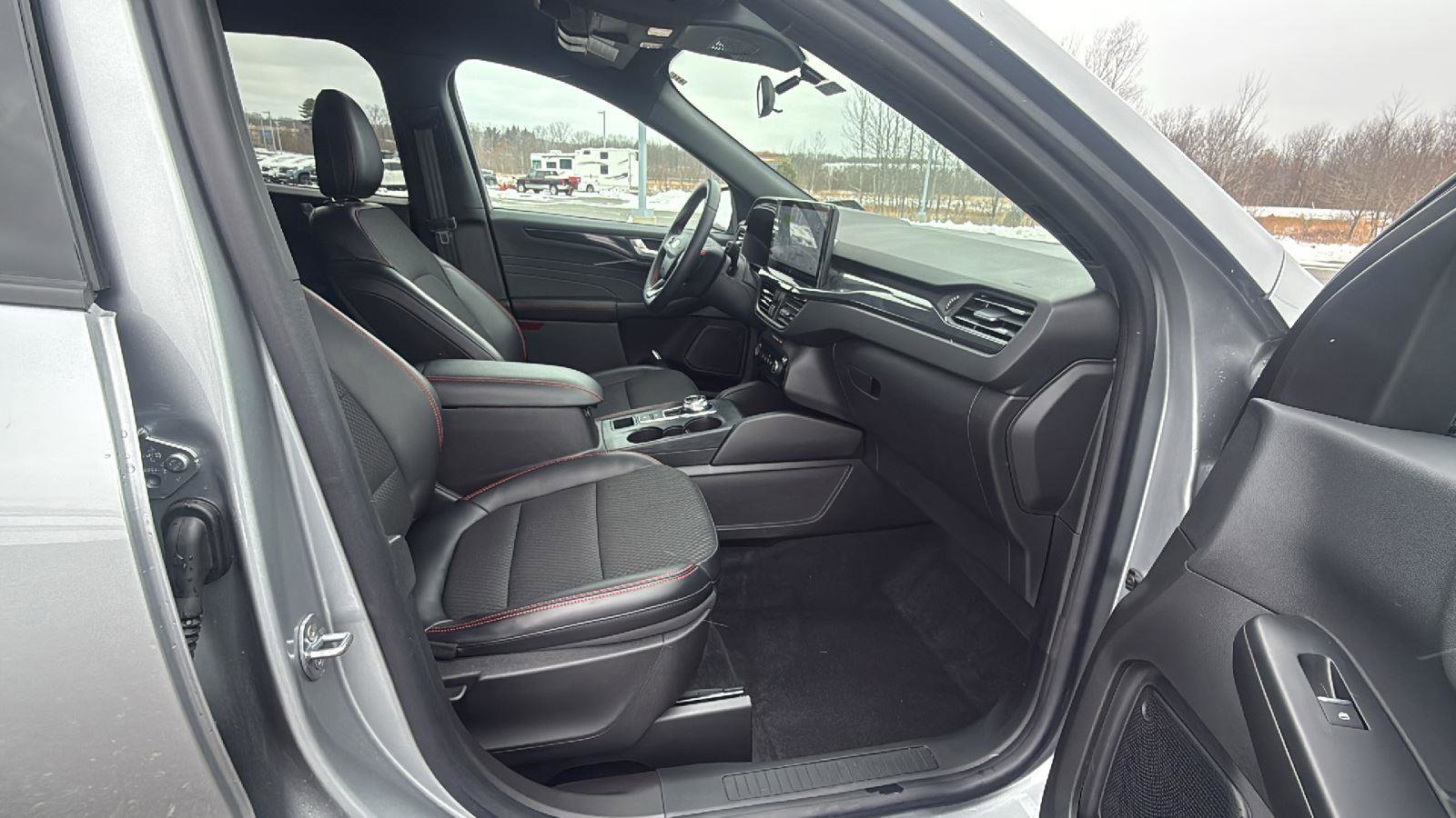 Used 2023 Ford Escape ST-Line w/ Tech Pack #1 image 17