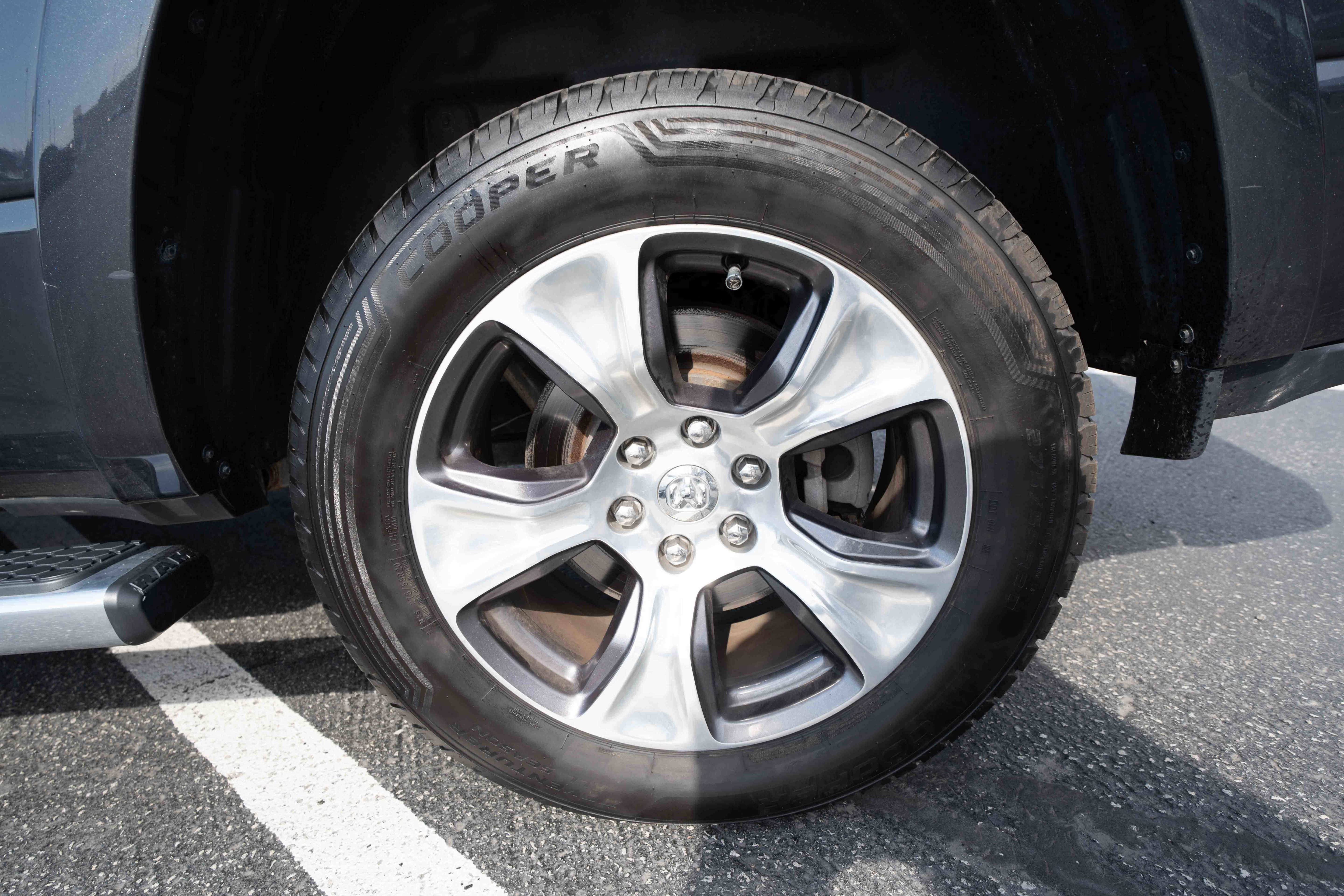 Used 2019 RAM 1500 Laramie AWD/4WD image 27