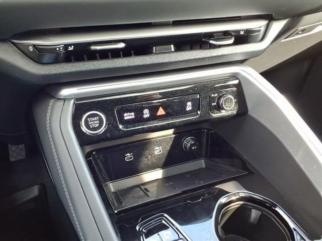 Used 2025 Audi Q5 Premium w/ Convenience Package image 19