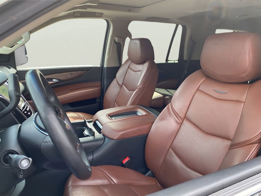 Used 2020 Cadillac Escalade Luxury AWD/4WD image 16
