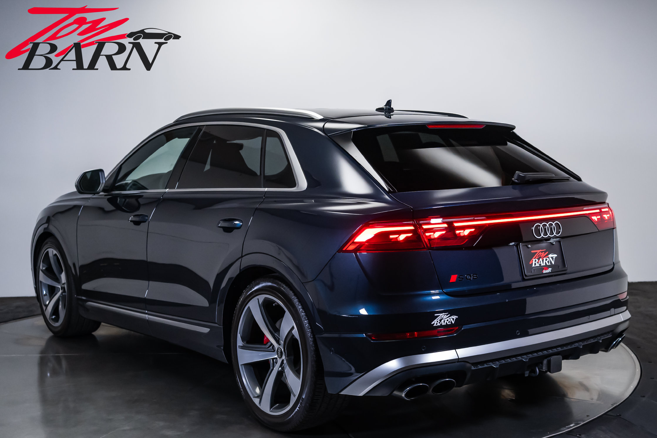 Used 2024 Audi SQ8 Prestige AWD/4WD image 3