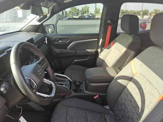 Used 2023 Chevrolet Colorado Z71 w/ Advanced Trailering Package AWD/4WD image 9