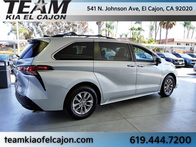 Used 2022 Toyota Sienna LE FWD image 8