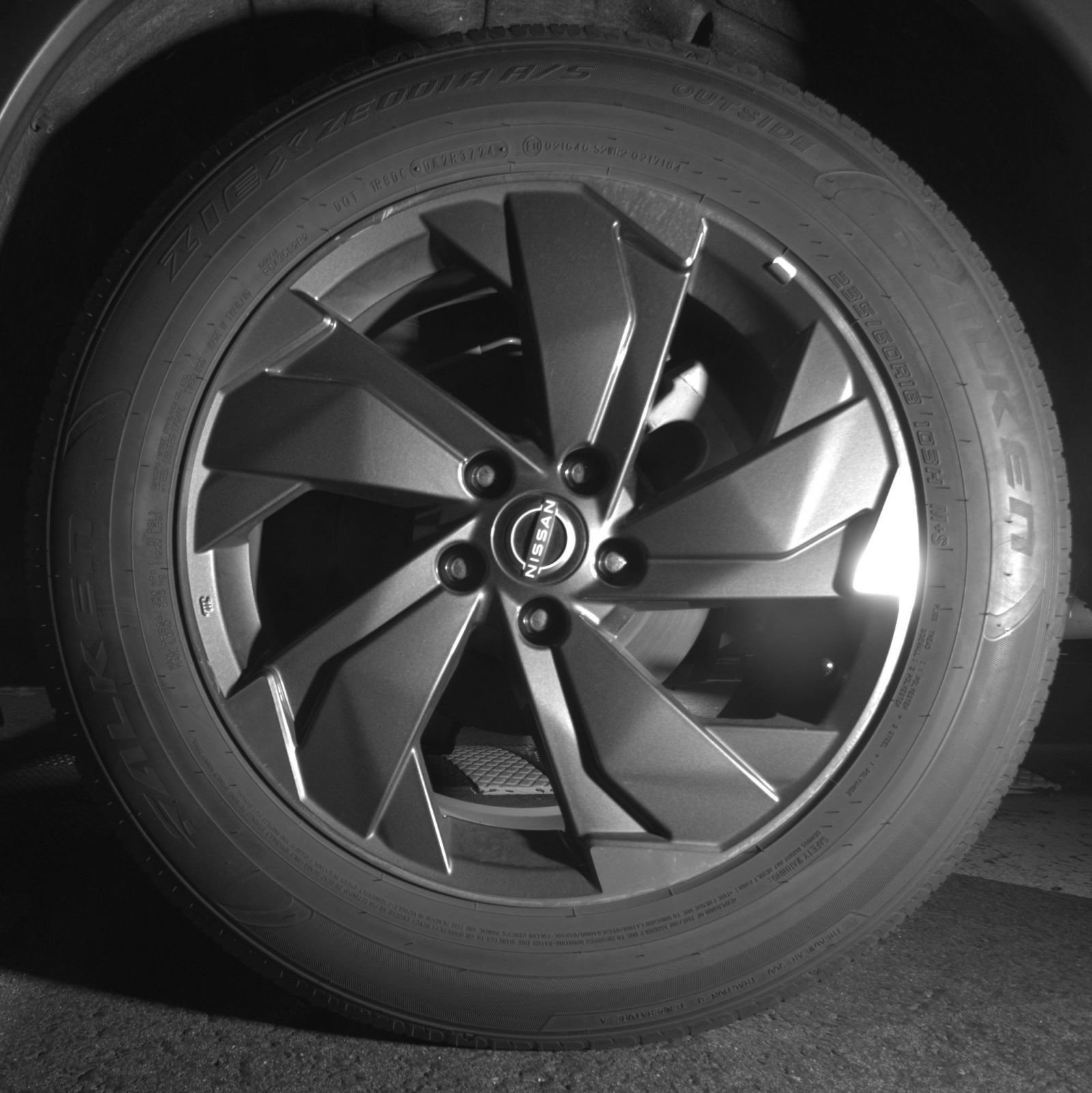 Used 2025 Nissan Rogue SV FWD image 16