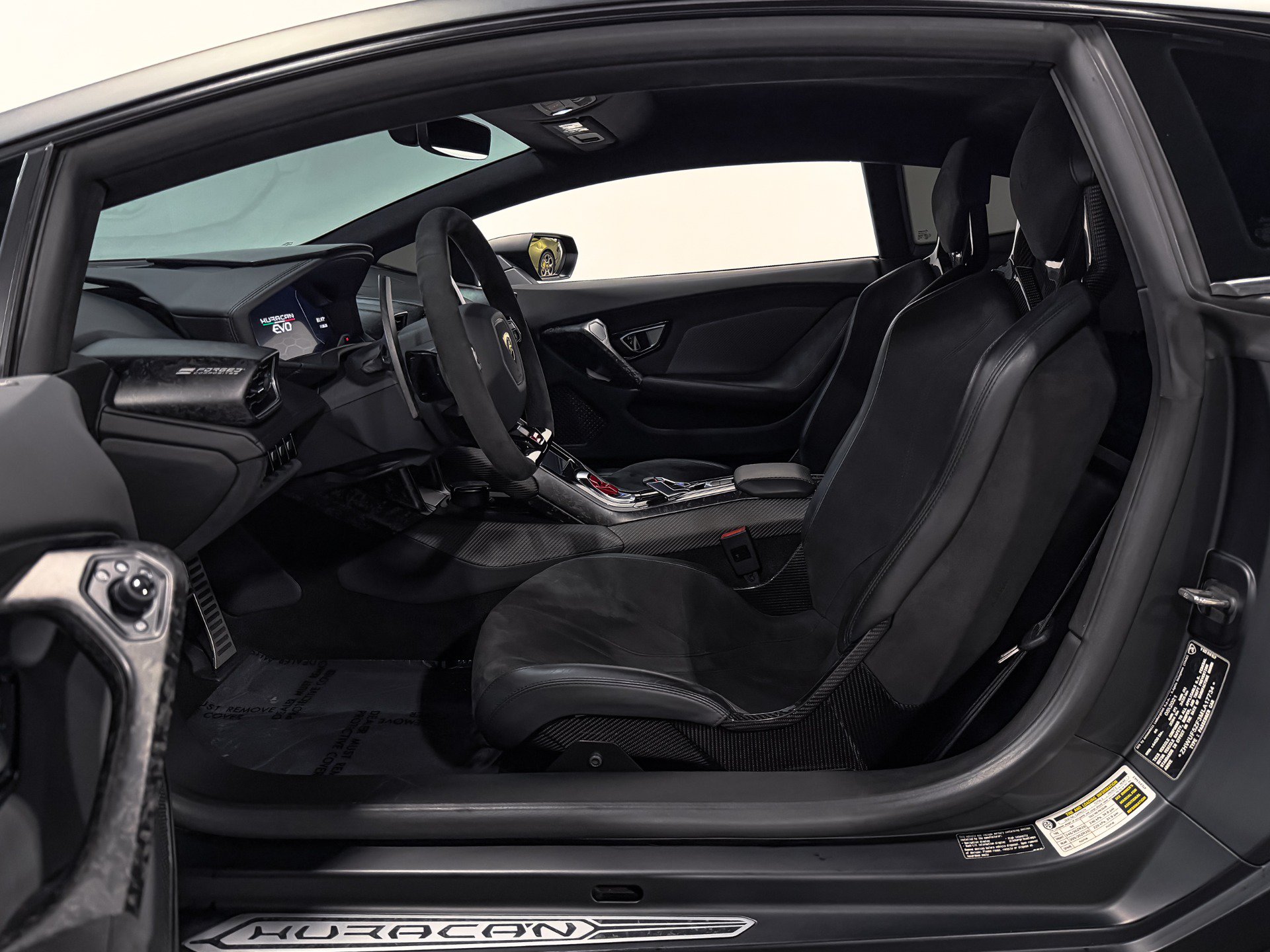 Used 2021 Lamborghini Huracan EVO RWD image 12