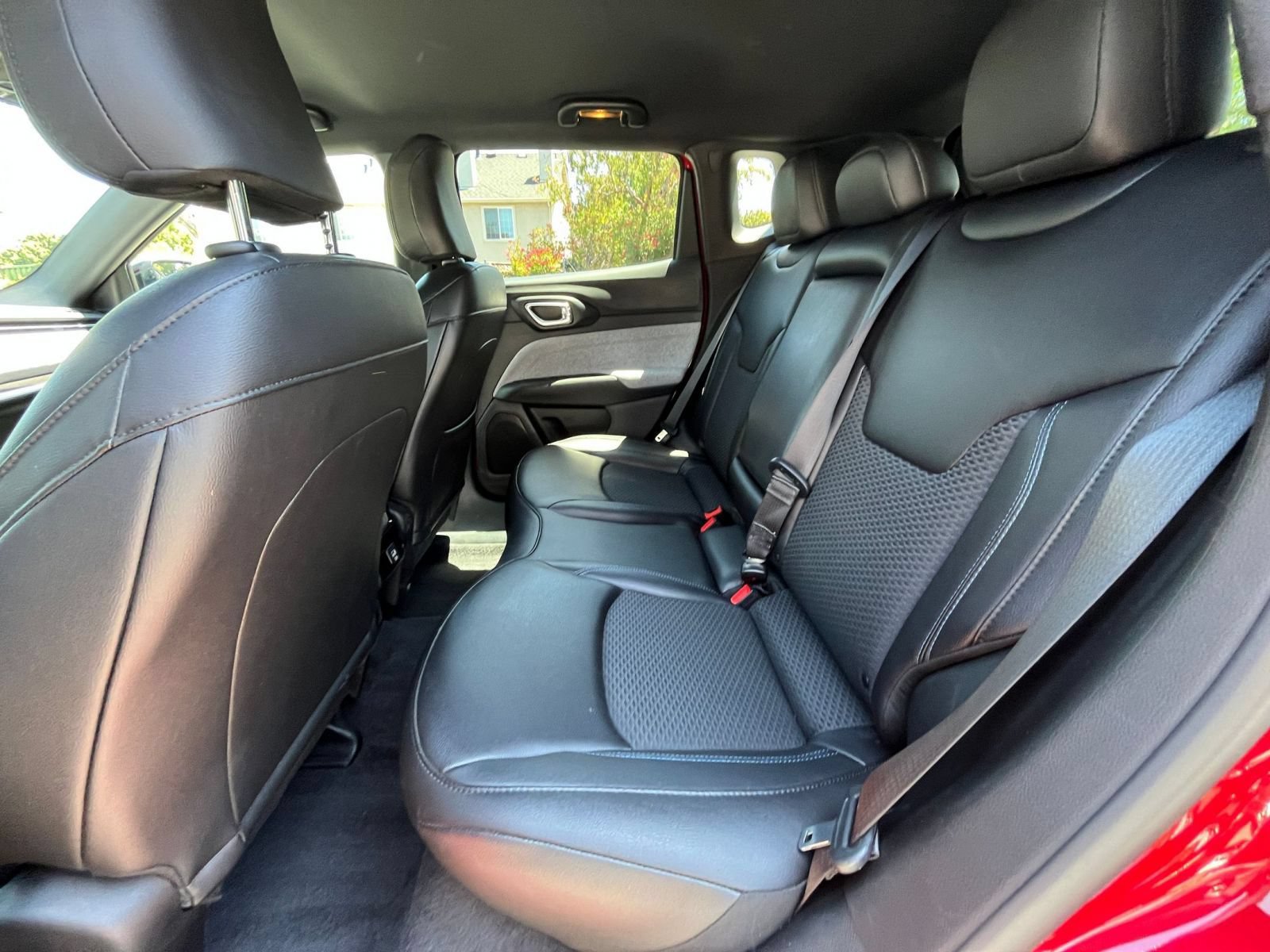 Used 2025 Jeep Compass Latitude AWD/4WD image 24