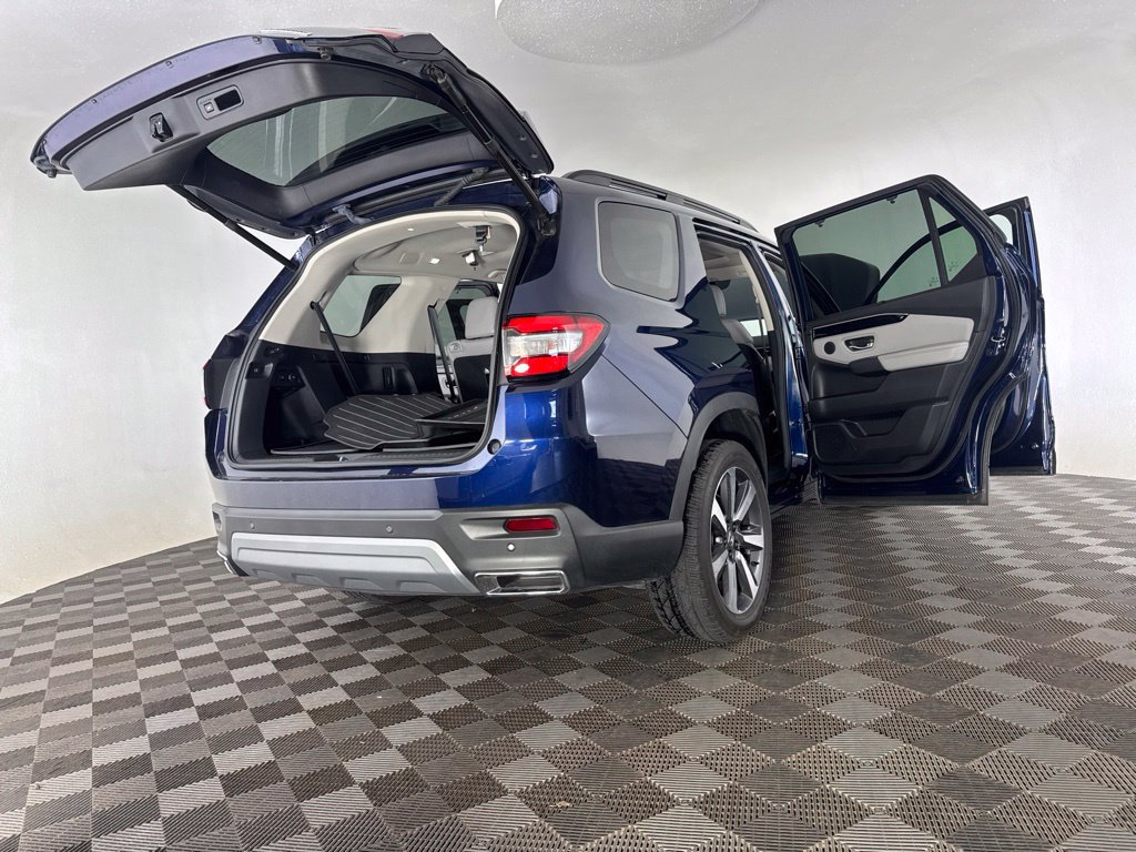 Certified 2025 Honda Pilot Touring image 24