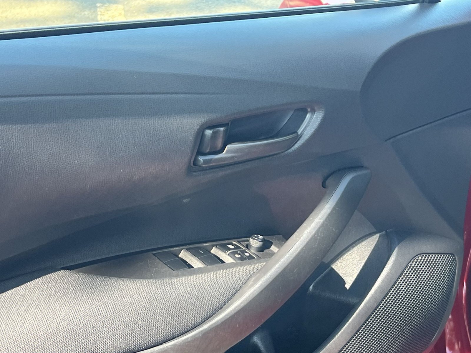 Used 2022 Toyota Corolla LE FWD image 14