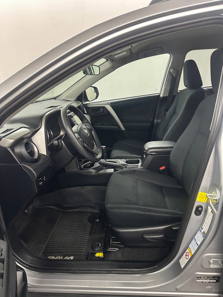 Used 2016 Toyota RAV4 LE AWD/4WD image 11