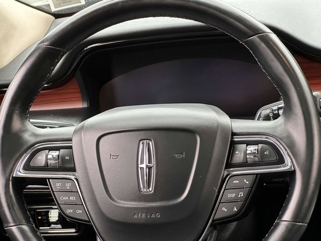 Used 2023 Lincoln Nautilus Reserve w/ Luxury Package image 17