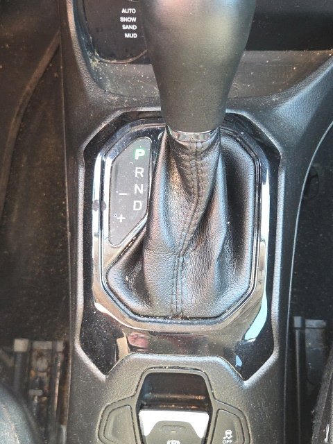 Used 2016 Jeep Renegade Latitude AWD/4WD image 29