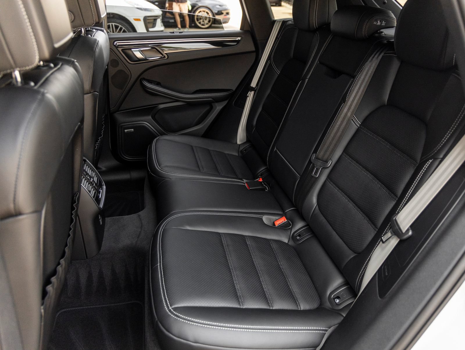 New 2026 Porsche Macan S AWD/4WD image 37