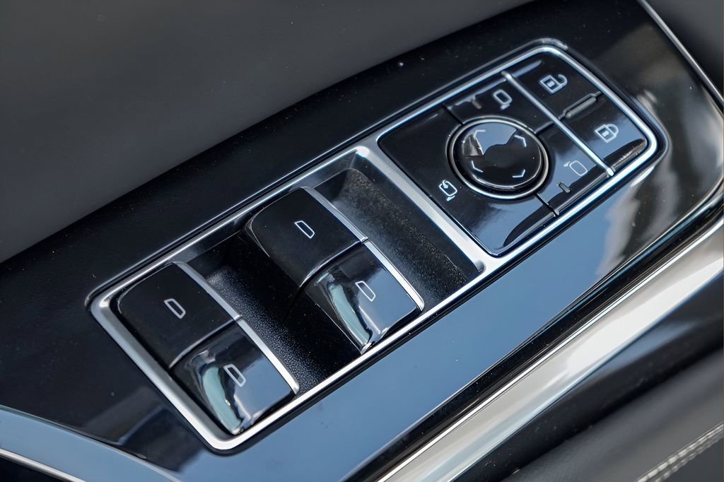 New 2026 Cadillac Escalade Platinum Sport w/ LPO, ONYX Package image 16