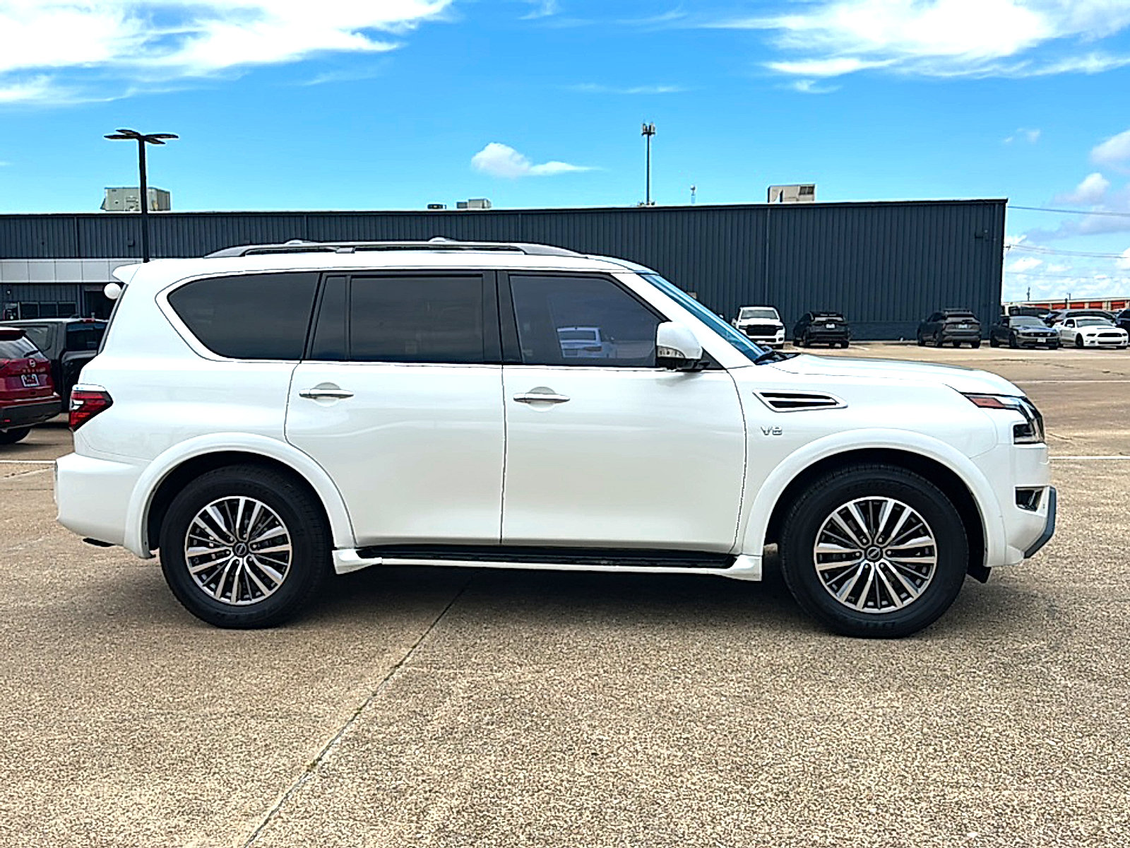 Used 2022 Nissan Armada SL RWD image 9
