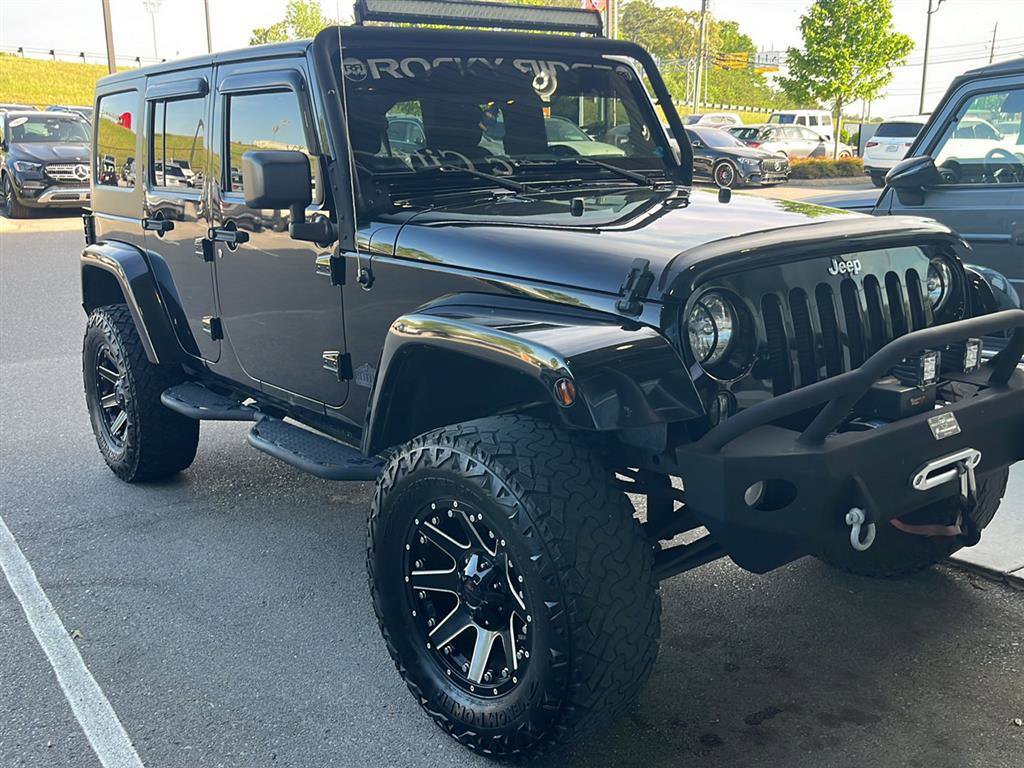Used 2015 Jeep Wrangler Unlimited Sahara w/ Connectivity Group AWD/4WD image 1