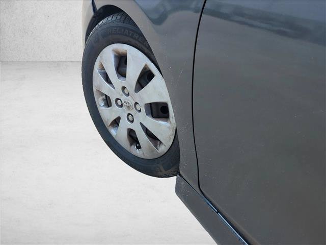 Used 2013 Toyota Yaris L FWD image 8