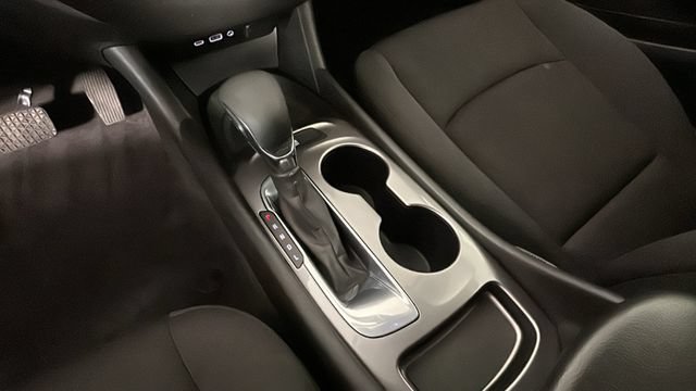 Used 2022 Chevrolet Malibu LS FWD image 21