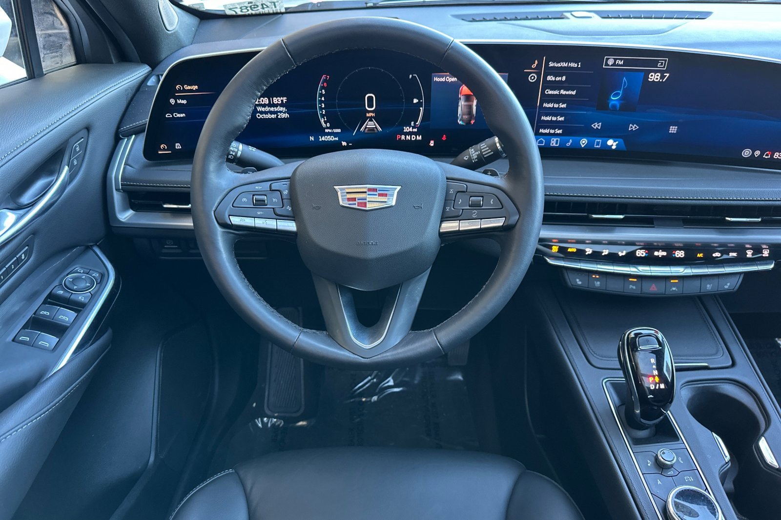 Used 2024 Cadillac XT4 Premium Luxury image 17