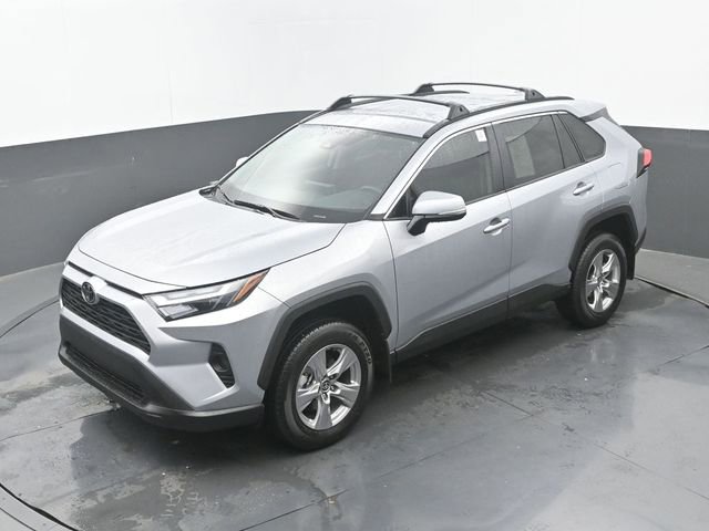 Used 2025 Toyota RAV4 XLE FWD image 30