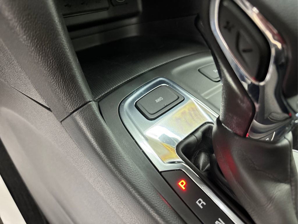 Used 2024 Chevrolet Equinox LT image 36