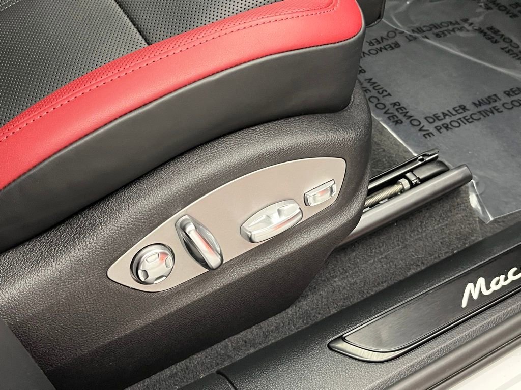 Used 2024 Porsche Macan GTS image 43