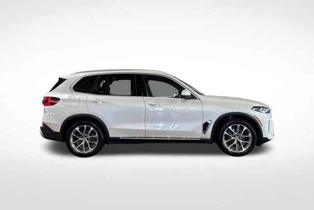 Used 2024 BMW X5 xDrive40i AWD/4WD image 3