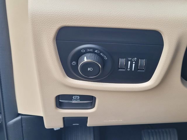 Used 2024 Jeep Grand Cherokee Limited image 26